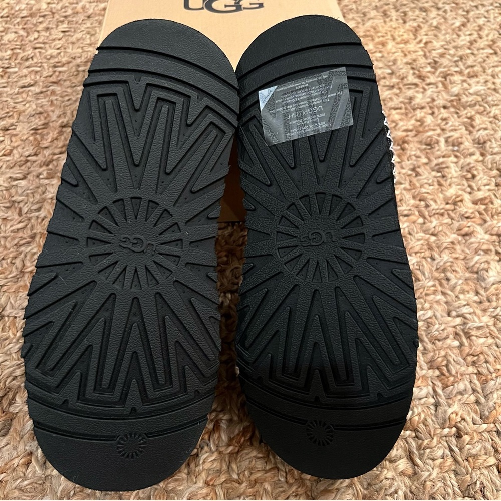 NWT UGG Tazz Platform Suede Slipper Black Women’s 7 - Picture 13 of 16